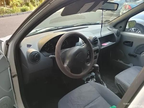 Utilizat 2006 Dacia Logan Berlinǎ | 699 EUR (Super Preț) - Imagine 1/4