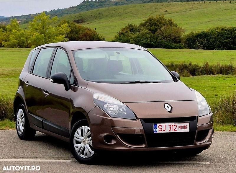 Second-hand Renault Scénic III 110 CP (80 kW) 2011 Culoaremaro Monovolum