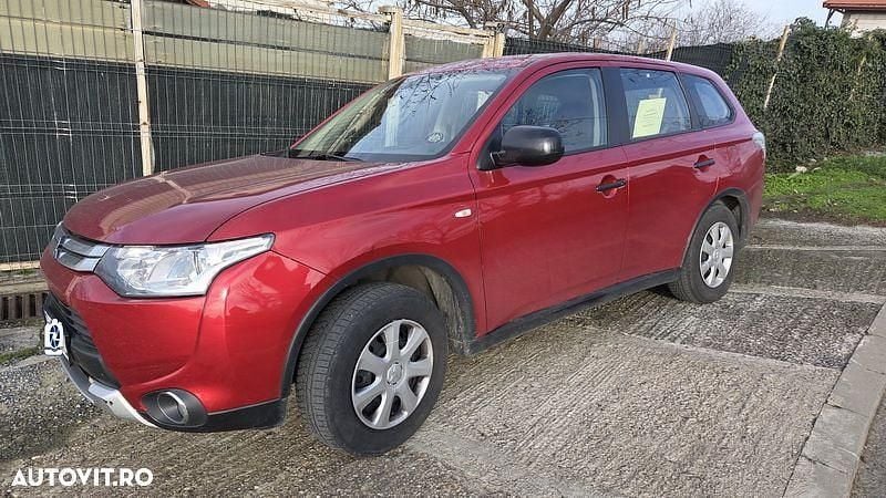 Second-hand Mitsubishi Outlander Invite+ 150 CP (110 kW) 2015 Culoarerosu SUV
