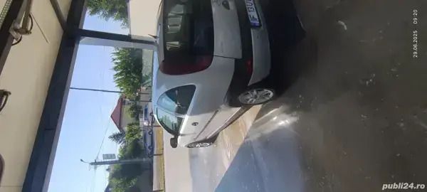 Gri Utilizat 2002 Opel Corsa Hatchback | 4.000 EUR - Imagine 1/4