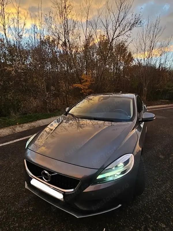 Second-hand Volvo V40 120 CP (88 kW) 2019 Gri Berlinǎ