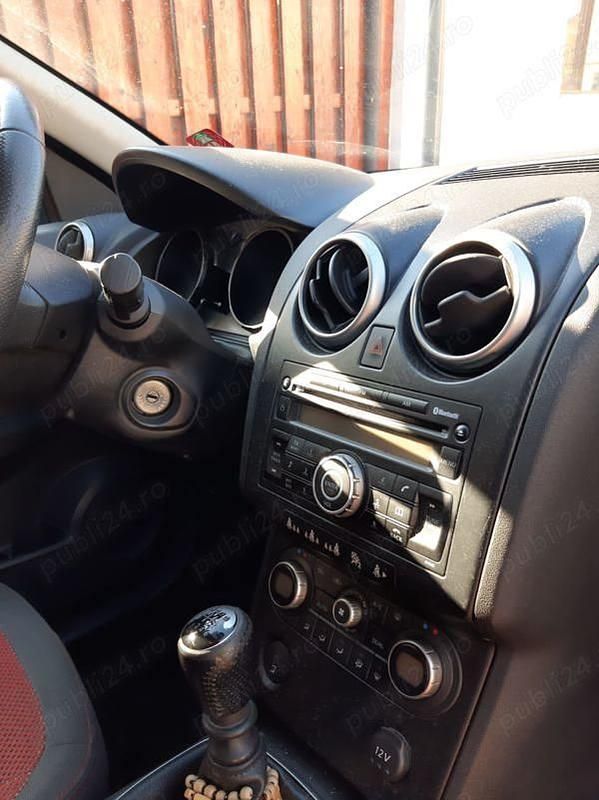 Second-hand Nissan Qashqai 116 CP (85 kW) 2008 Rosu SUV