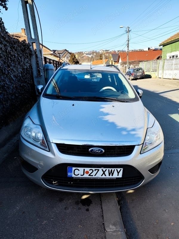 Gri Utilizat 2010 Ford Focus Break | 2.000 EUR (Preț bun) - Imagine 1/4