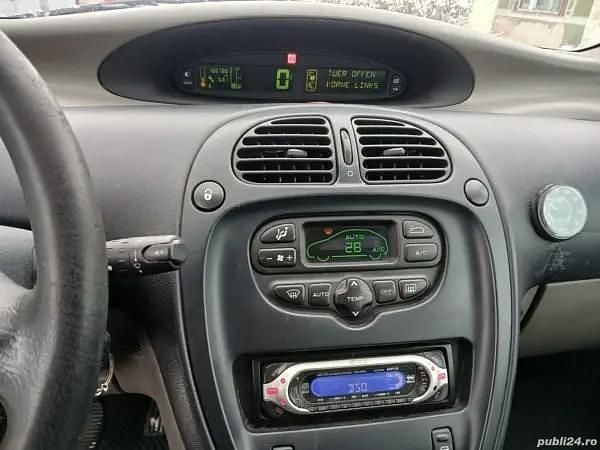 Second-hand Citroën Xsara Picasso 70 CP (51 kW) 2001 Gri Monovolum