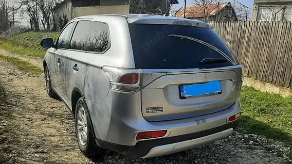 Second-hand Mitsubishi Outlander 150 CP (110 kW) 2015 Gri SUV