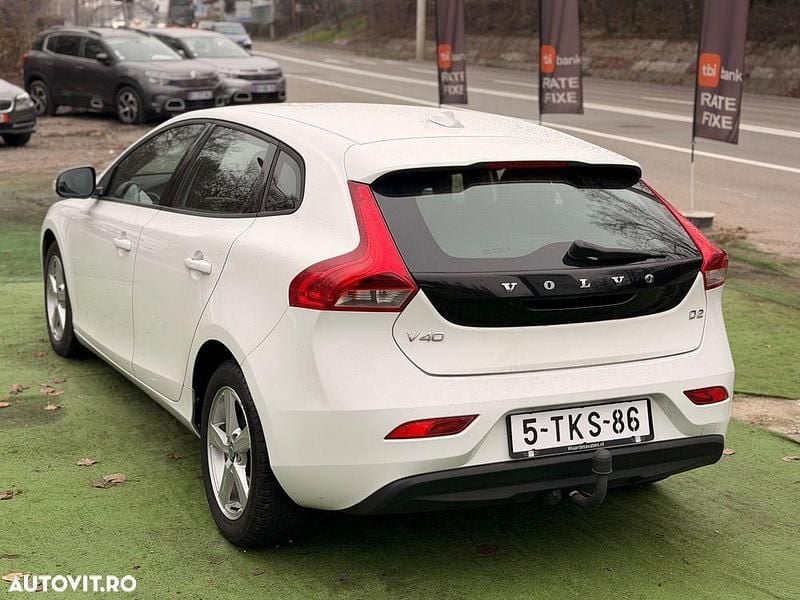 Second-hand Volvo V40 115 CP (84 kW) 2014 Culoarealb
