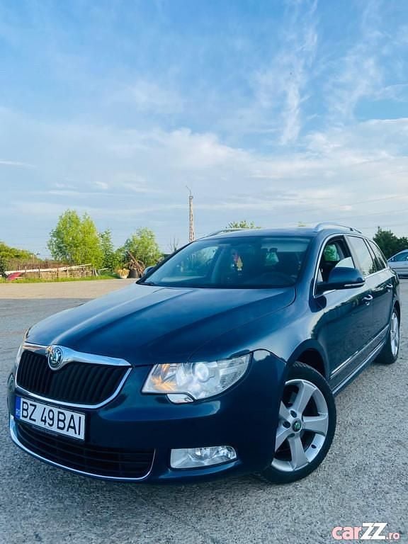 Alte culori Second-hand 2012 Skoda Superb Break | 6.100 EUR (Preț OK) - Imagine 1/4