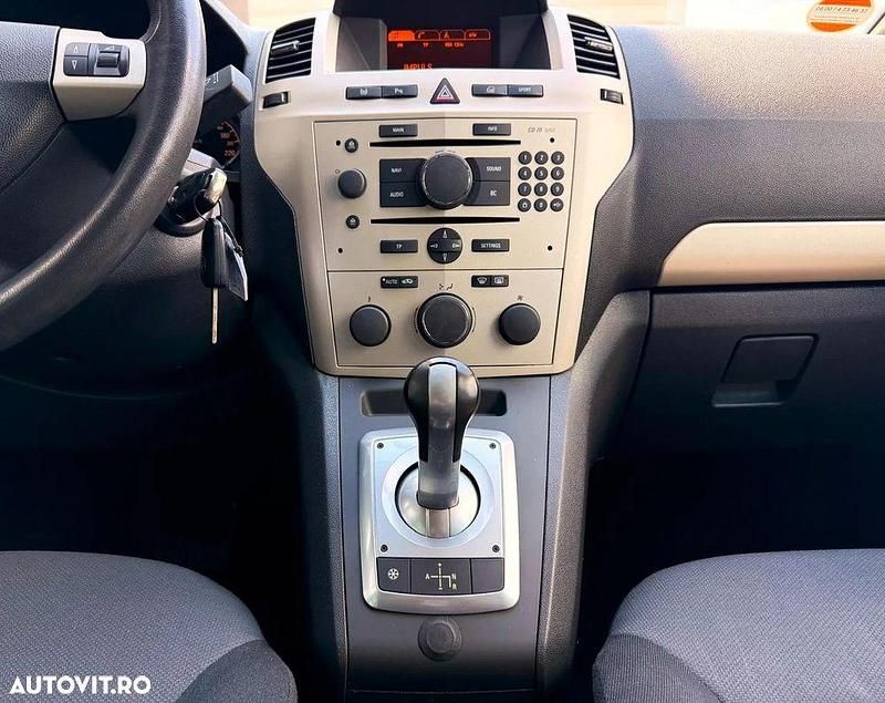 Alb Utilizat 2008 Opel Zafira Cosmo Monovolum | 3.790 EUR (Preț OK) - Imagine 1/4