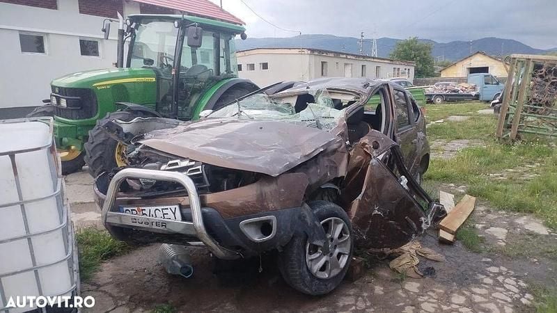 Culoaremaro Utilizat 2014 Dacia Duster SUV | 1.530 EUR - Imagine 1/4