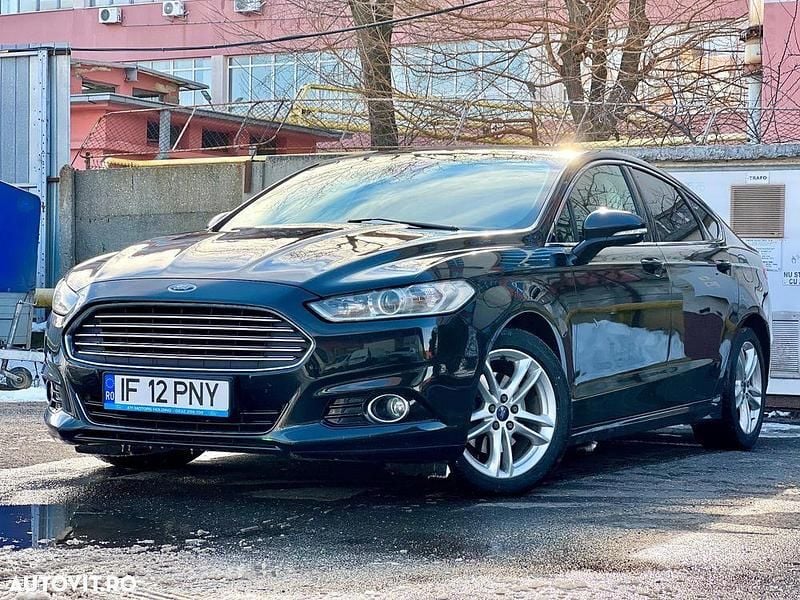 Second-hand Ford Mondeo Titanium 180 CP (132 kW) 2017 Culoarenegru Hatchback