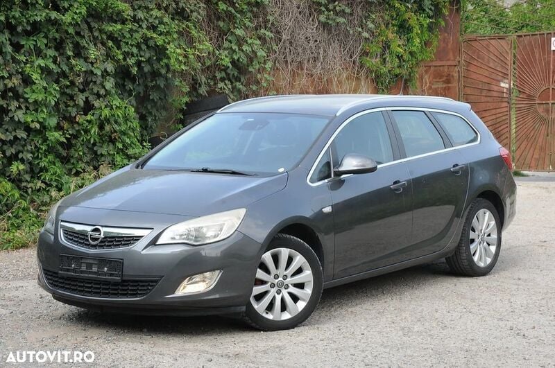 Gri Utilizat 2011 Opel Astra Enjoy Break | 4.100 EUR (Preț OK) - Imagine 1/4