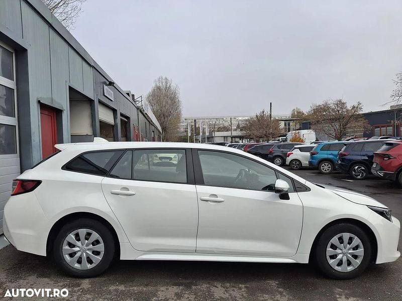 Second-hand Toyota Corolla Eco 122 CP (89 kW) 2020 Culoarealb Break