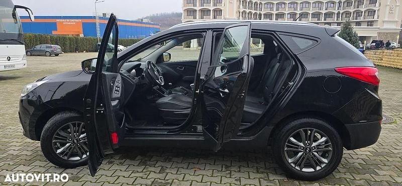 Second-hand Hyundai ix35 Style 135 CP (99 kW) 2014 Culoarenegru SUV
