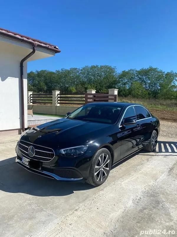 Utilizat 2020 Mercedes E300 Berlinǎ | 28.500 EUR (Super Preț) - Imagine 1/4