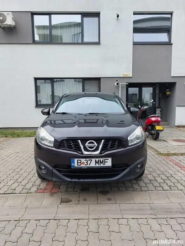 Utilizat 2011 Nissan Qashqai SUV | 6.000 EUR (Preț bun) - Imagine 1/4
