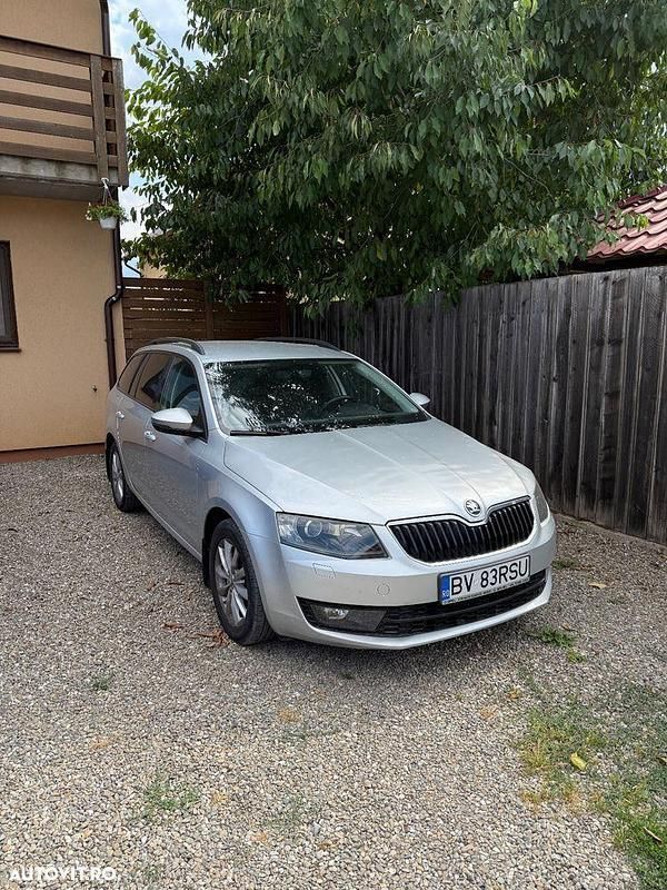Gri Utilizat 2017 Skoda Octavia Break | 7.650 EUR (Preț bun) - Imagine 1/4