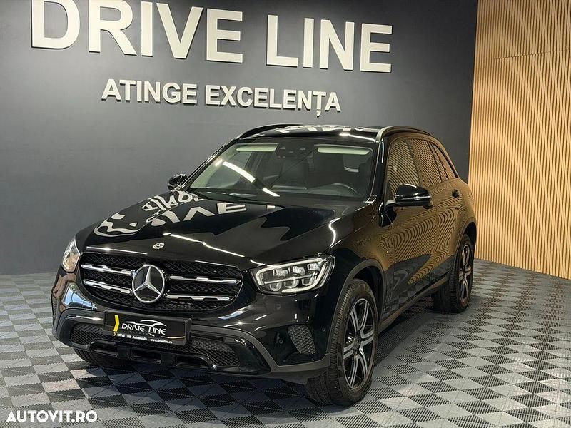 Culoarenegru Utilizat 2021 Mercedes GLC300e SUV | 39.204 EUR (Preț OK) - Imagine 1/4