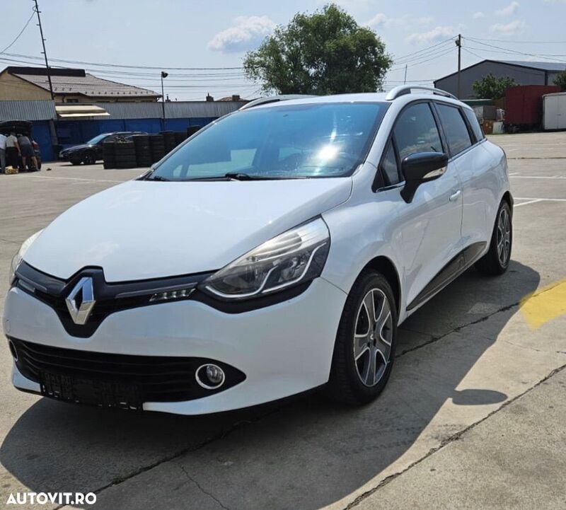 Alb Utilizat 2015 Renault Clio GrandTour Bose Edition Break | 5.750 EUR (Preț OK) - Imagine 1/4
