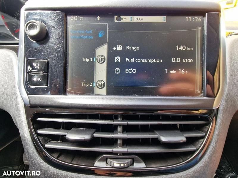 Second-hand Peugeot 208 Active 92 CP (67 kW) 2014 Culoarenegru Hatchback