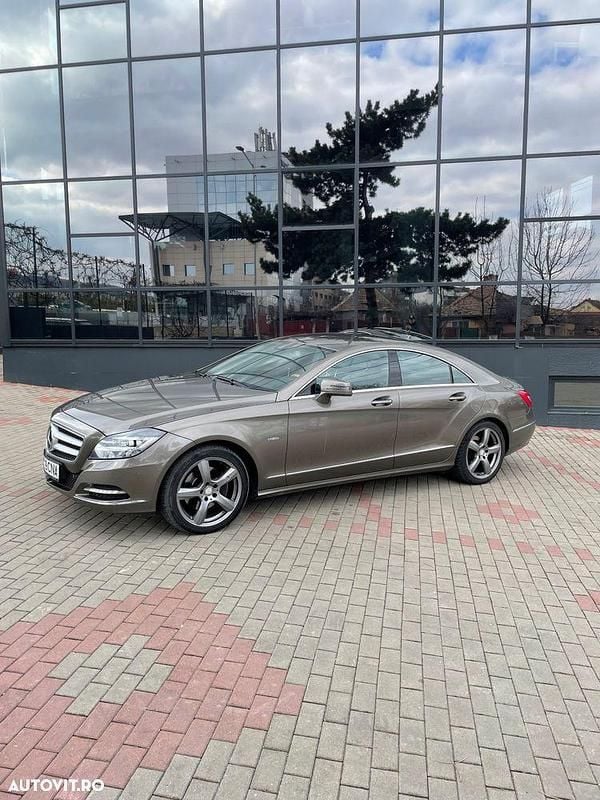 Bej Utilizat 2012 Mercedes CLS350 Berlinǎ | 14.500 EUR (Preț bun) - Imagine 1/4