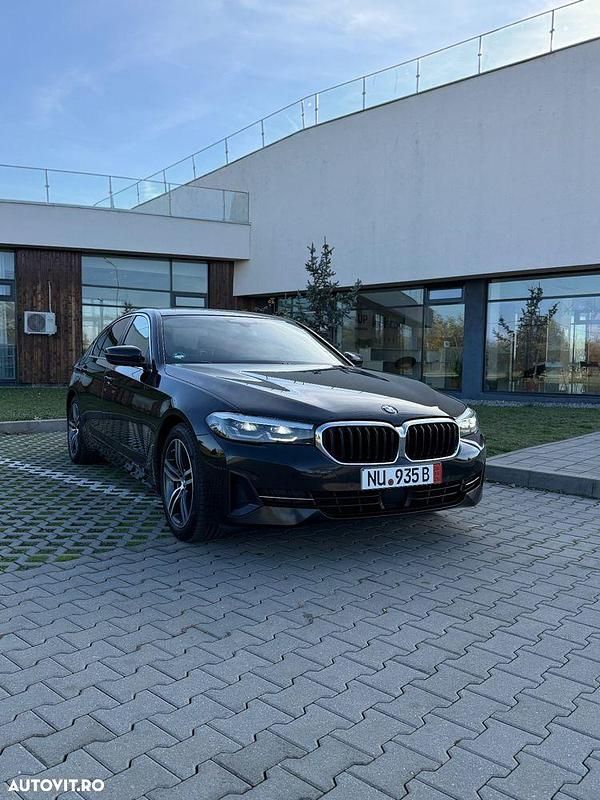 Second-hand BMW 520 iPerformance 184 CP (135 kW) 2021 Culoarenegru Hatchback