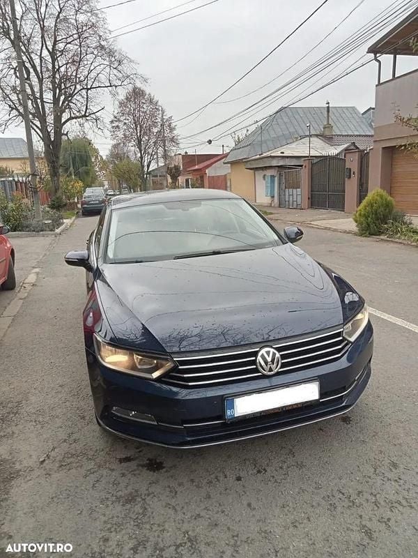 Culoarealbastru Utilizat 2016 VW Passat Comfortline Berlinǎ | 10.450 EUR (Preț bun) - Imagine 1/4