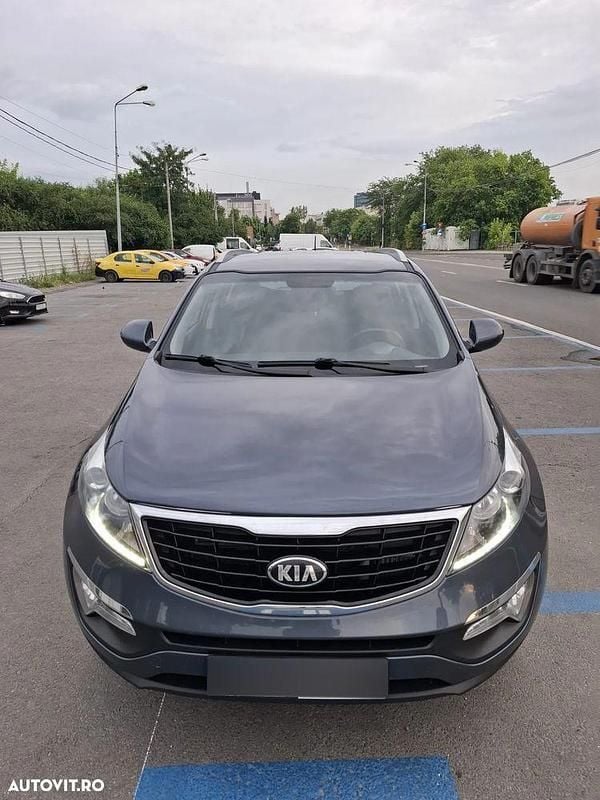 Culoarealbastru Utilizat 2015 Kia Sportage Classic SUV | 11.000 EUR (Preț OK) - Imagine 1/4