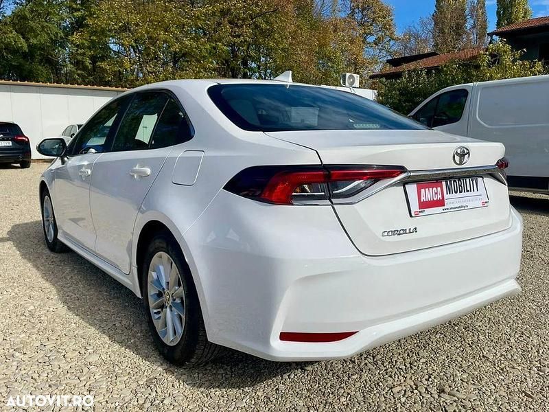Second-hand Toyota Corolla 125 CP (91 kW) 2021 Culoarealb Berlinǎ