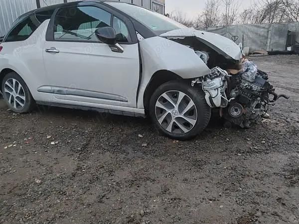 Second-hand DS Automobiles DS3 82 CP (60 kW) 2016 Hatchback