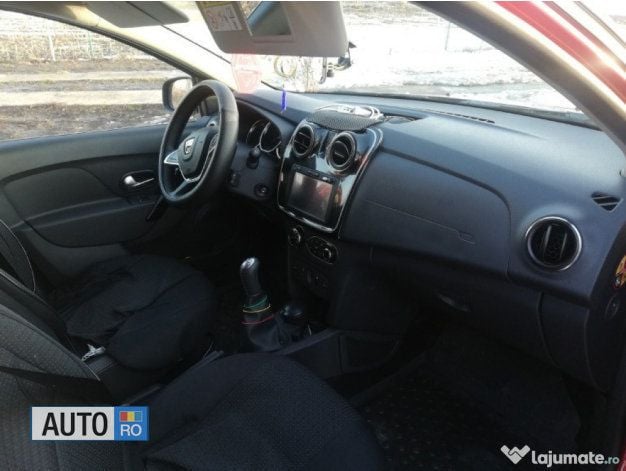 Second-hand Dacia Sandero 90 CP (66 kW) 2018 Rosu Hatchback