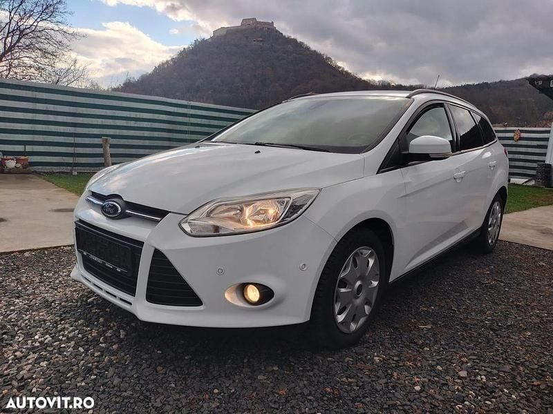 Culoarealb Utilizat 2014 Ford Focus Break | 3.900 EUR (Preț bun) - Imagine 1/4