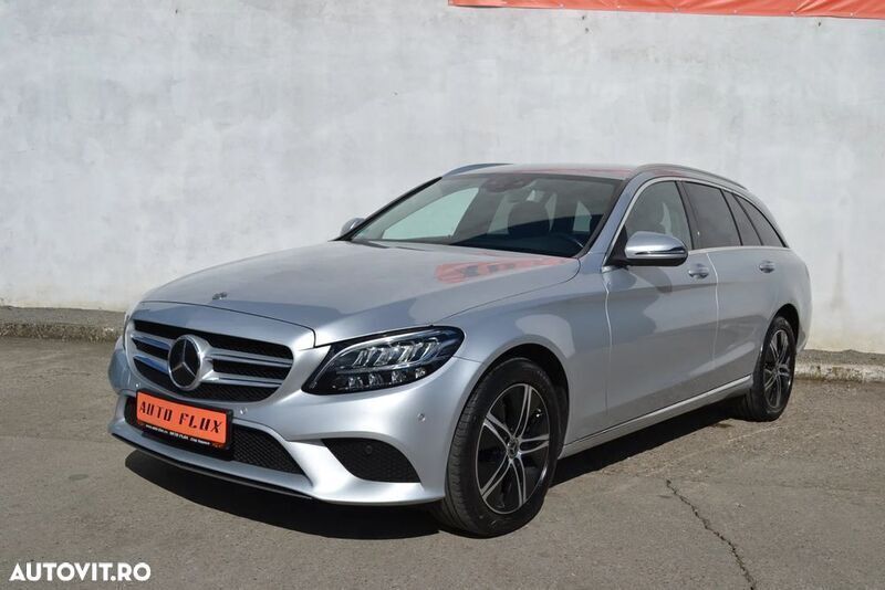 Gri Utilizat 2020 Mercedes C220 Avantgarde Break | 19.990 EUR (Super Preț) - Imagine 1/4