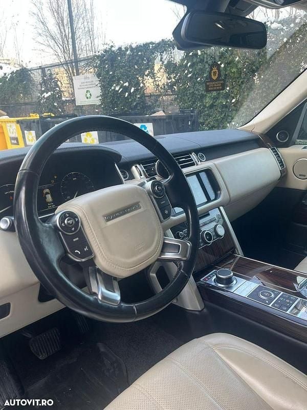 Second-hand Land Rover Range Rover Vogue 258 CP (189 kW) 2017 Culoarenegru SUV