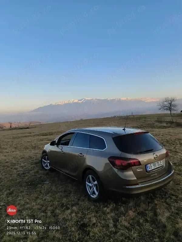 Second-hand Opel Astra 110 CP (80 kW) 2014 Break