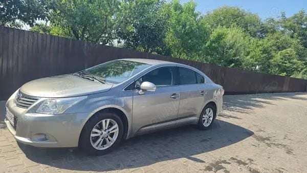 Utilizat 2012 Toyota Avensis Berlinǎ | 5.000 EUR (Preț bun) - Imagine 1/4