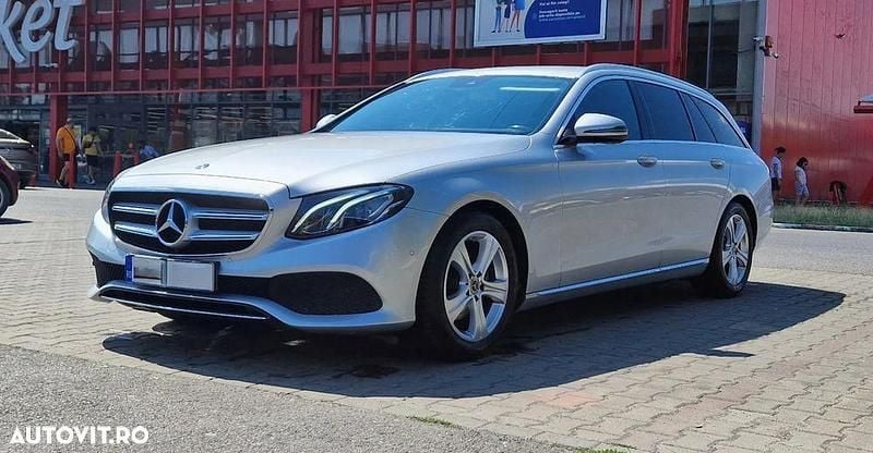 Culoareargint Utilizat 2018 Mercedes E220 Avantgarde Break | 18.990 EUR (Super Preț) - Imagine 1/4