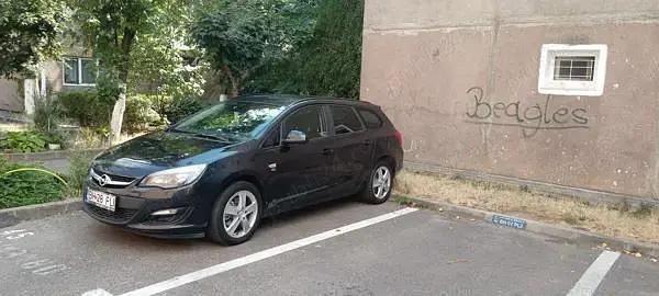 Utilizat 2013 Opel Astra Break | 3.700 EUR (Preț OK) - Imagine 1/4