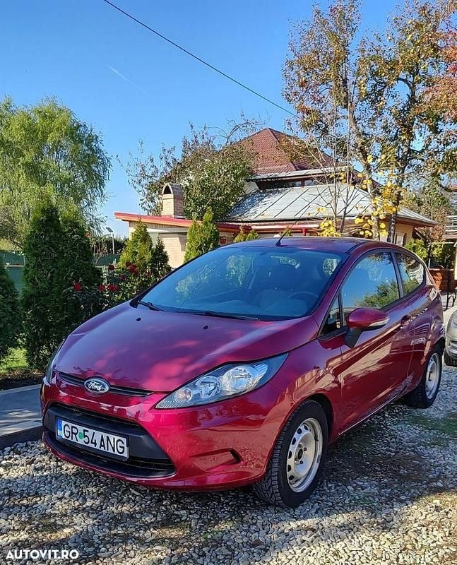 Alte culori Utilizat 2009 Ford Fiesta Hatchback | 1.750 EUR (Super Preț) - Imagine 1/4