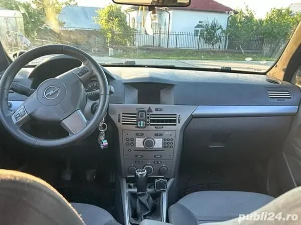 Utilizat 2006 Opel Astra Hatchback | 1.050 EUR (Preț bun) - Imagine 1/4