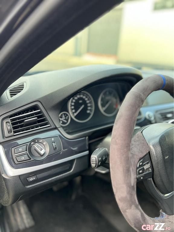 Negru Utilizat 2012 BMW 520 Comfort Edition Berlinǎ | 12.490 EUR (Preț OK) - Imagine 1/3