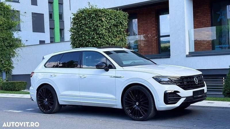 Alb Utilizat 2019 VW Touareg R-line SUV | 33.990 EUR (Super Preț) - Imagine 1/4