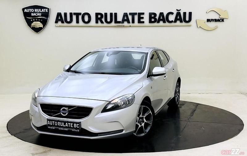 Utilizat 2015 Volvo V40 Break | 9.490 EUR (Preț bun) - Imagine 1/4