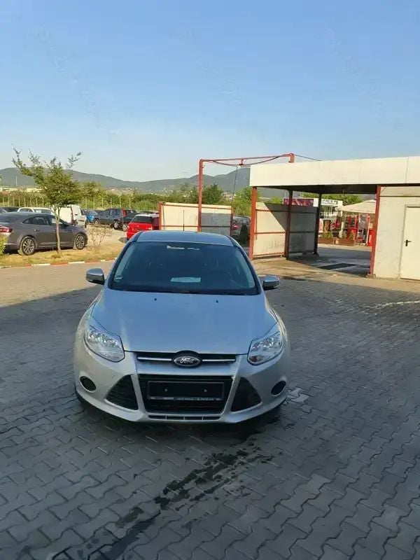 Gri Utilizat 2013 Ford Focus Berlinǎ | 4.990 EUR (Preț OK) - Imagine 1/4