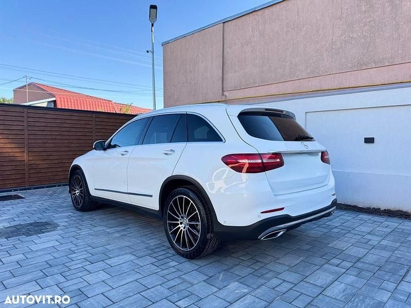 Second-hand Mercedes GLC250 204 CP (150 kW) 2016 Culoarealb SUV