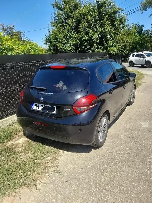 Second-hand Peugeot 208 2016 Hatchback