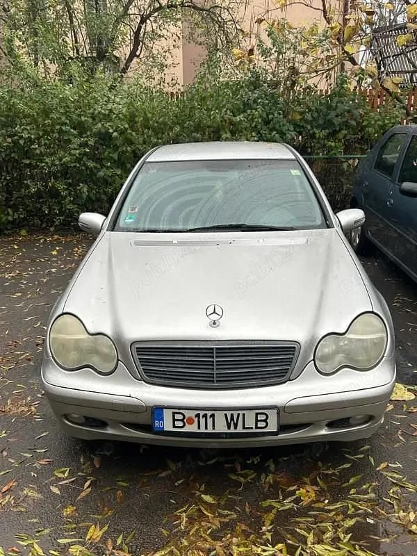 Second-hand 2003 Mercedes C180 Berlinǎ | 2.299 EUR (Preț OK) - Imagine 1/4