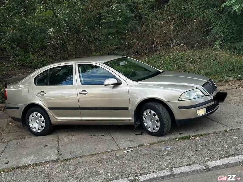 Auriu Utilizat 2006 Skoda Octavia Berlinǎ | 2.950 EUR (Preț OK) - Imagine 1/4