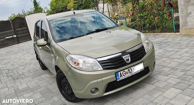 Culoaregalbeuriu Utilizat 2017 Dacia Sandero | 2.490 EUR (Super Preț) - Imagine 1/4