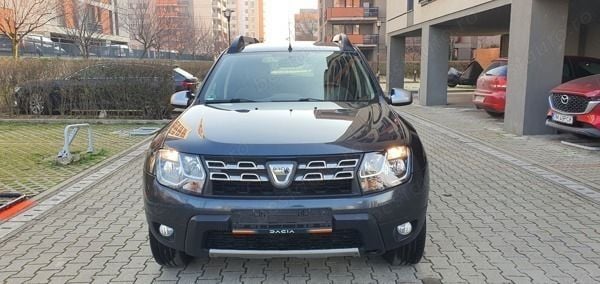 Gri Utilizat 2015 Dacia Duster Prestige SUV | 6.599 EUR (Preț OK) - Imagine 1/4