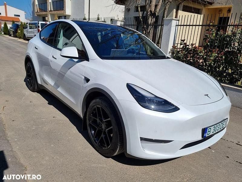 Culoarealb Utilizat 2022 Tesla Model Y SUV | 34.500 EUR (Preț bun) - Imagine 1/4